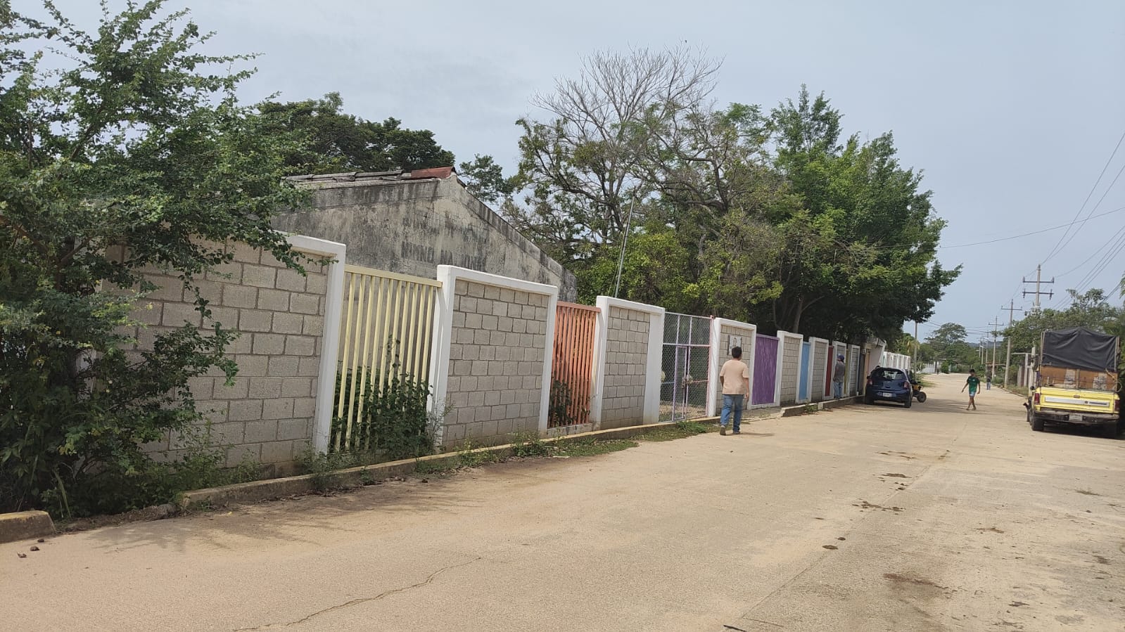 Construcción de barda perimetral en Jardín de Niños Himno Nacional, obra 42 del Distrito 9