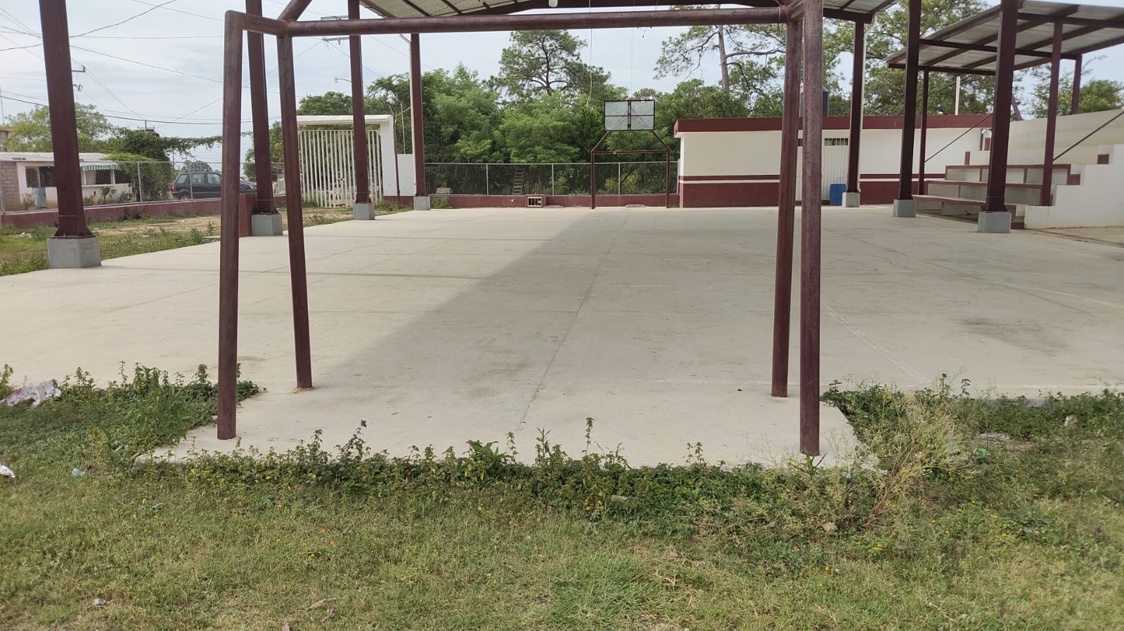 Construcción de cancha en Escuela Primaria Benito Juárez, obra 45 del Distrito 9