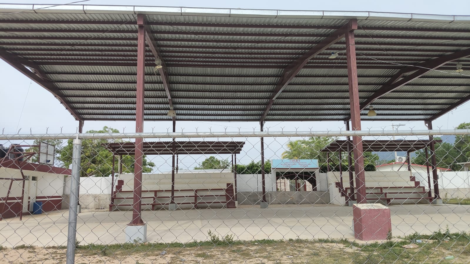 Construcción de techado en Escuela Secundaria Benito Juárez
