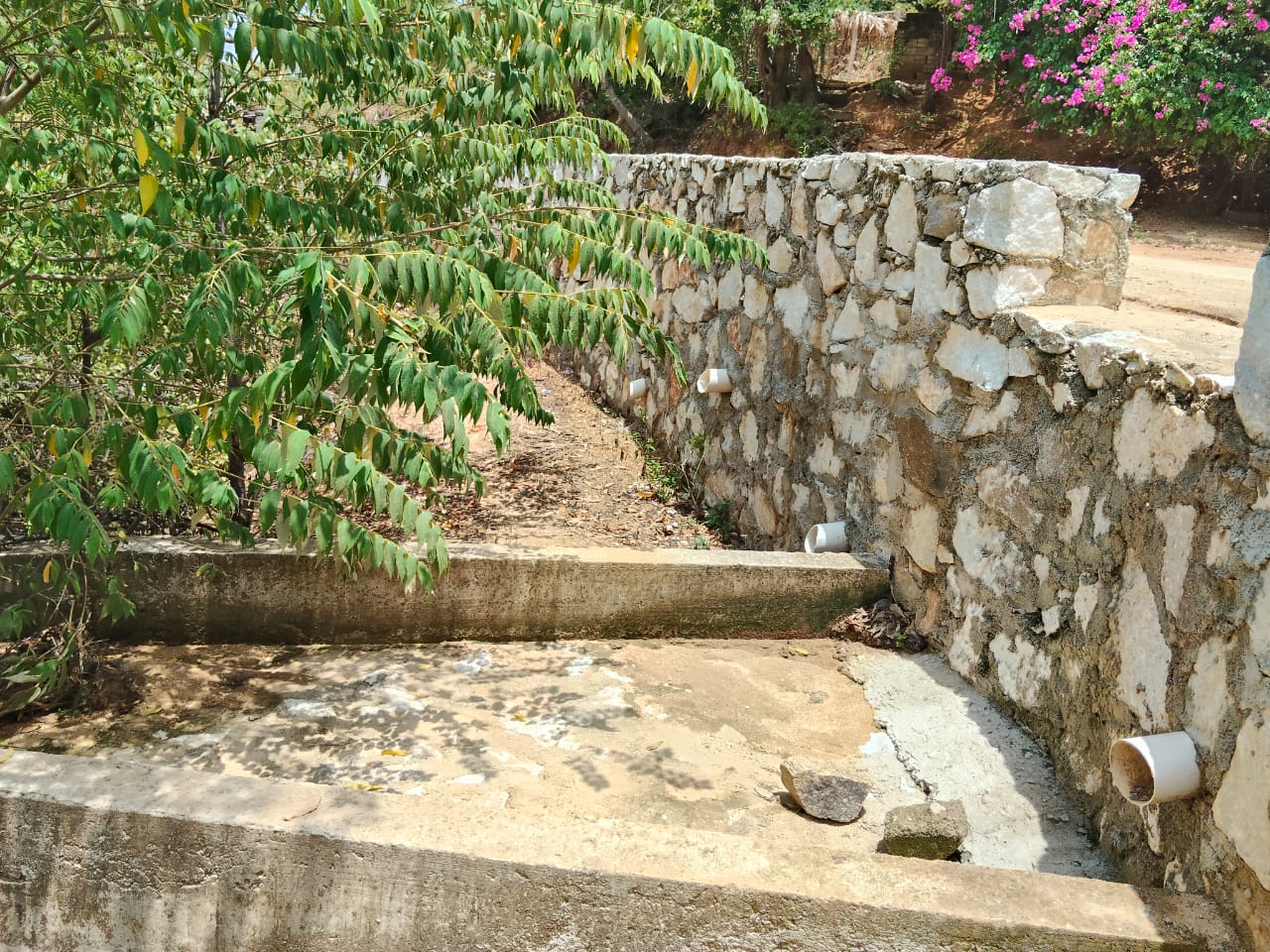 Pavimentación de calle sin nombre rumbo al Calvario, obra 52 del Distrito 9