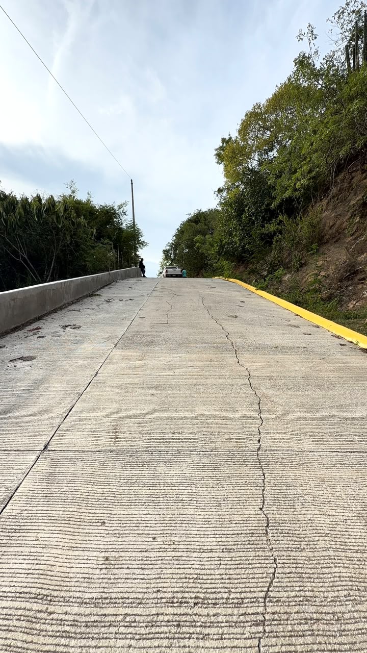 Pavimentación de calle principal en Arroyo Verde