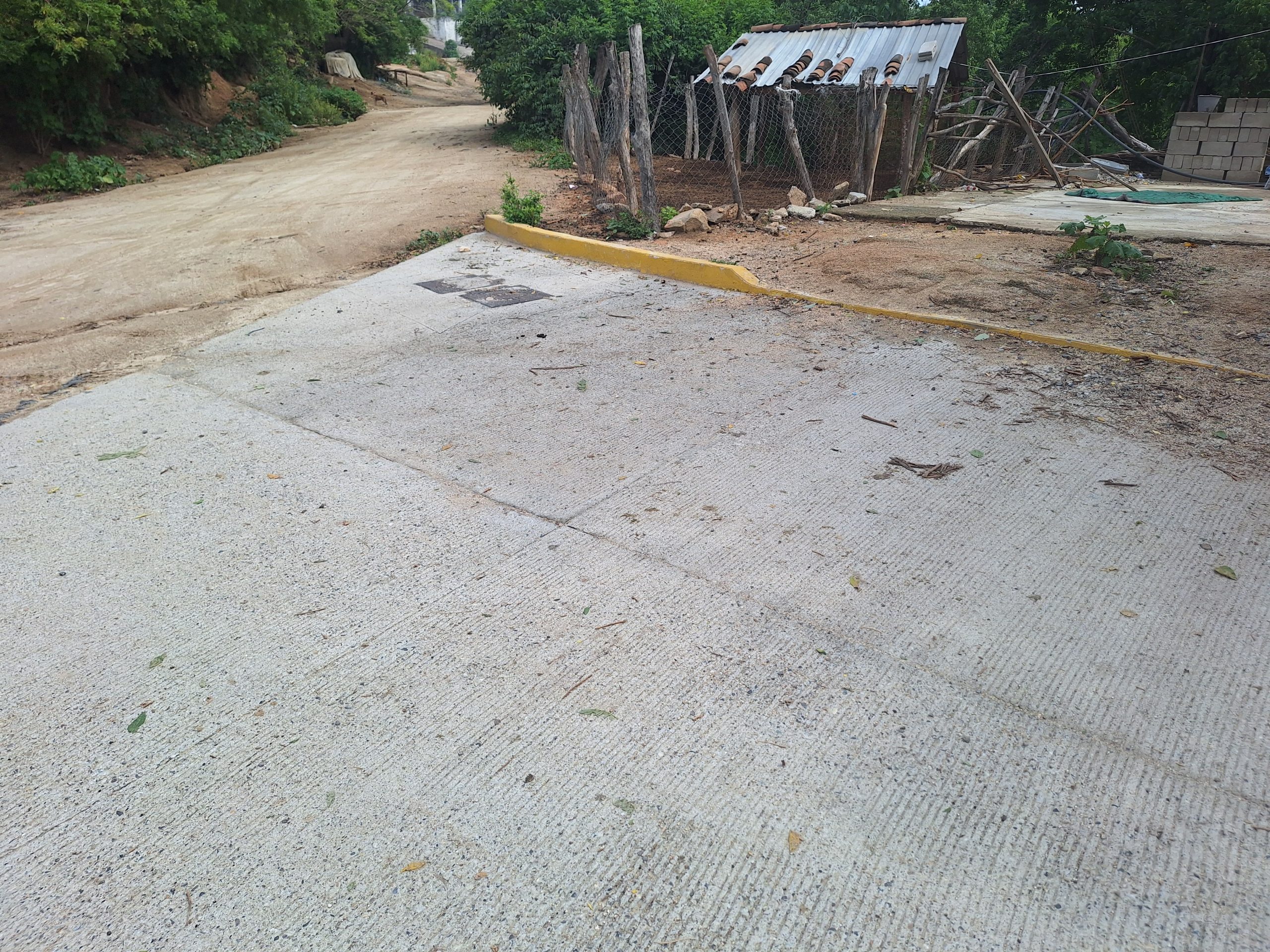 Pavimentación de calle sin nombre hacia Los Tamarindos