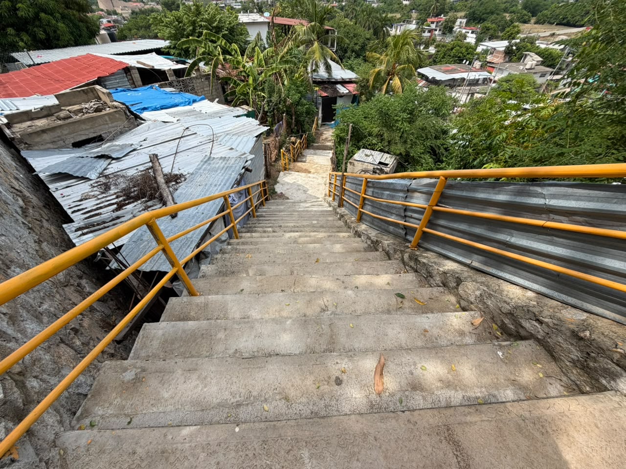 Construcción de andador Capire 2, obra 80 del Distrito 9