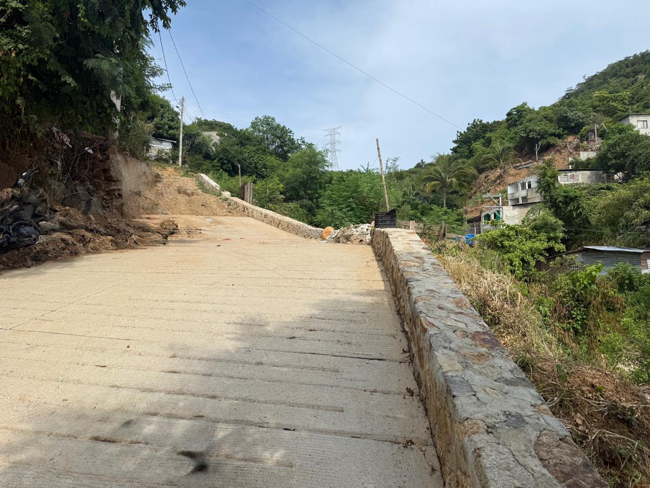 Muro de contención en Andador Lázaro Cárdenas